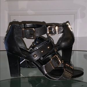 Fizzy. Leather. Open toe